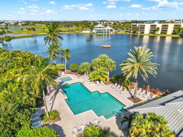 For Sale: $995,000 (3 beds, 3 baths, 2106 Square Feet)