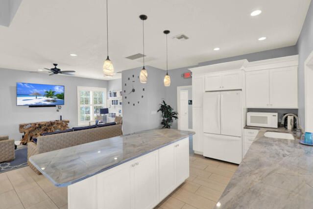 For Sale: $995,000 (3 beds, 3 baths, 2106 Square Feet)