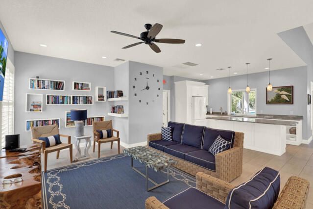 For Sale: $995,000 (3 beds, 3 baths, 2106 Square Feet)