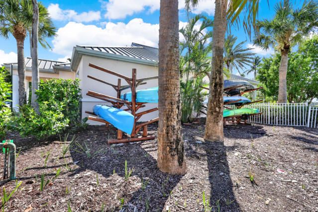 For Sale: $995,000 (3 beds, 3 baths, 2106 Square Feet)