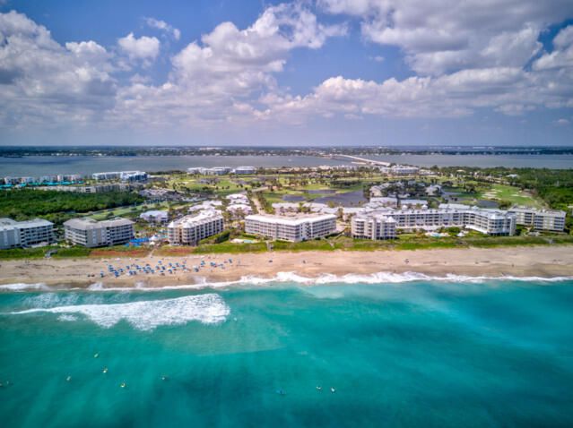 For Sale: $995,000 (3 beds, 3 baths, 2106 Square Feet)