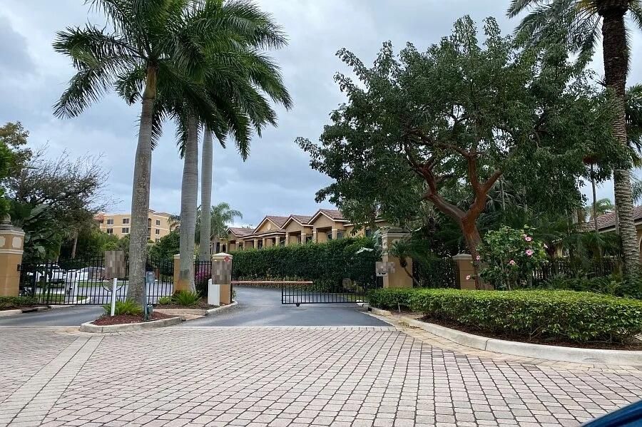 На продажу: $349,000 (2 спален, 1 ванн, 901 Квадратных фут)