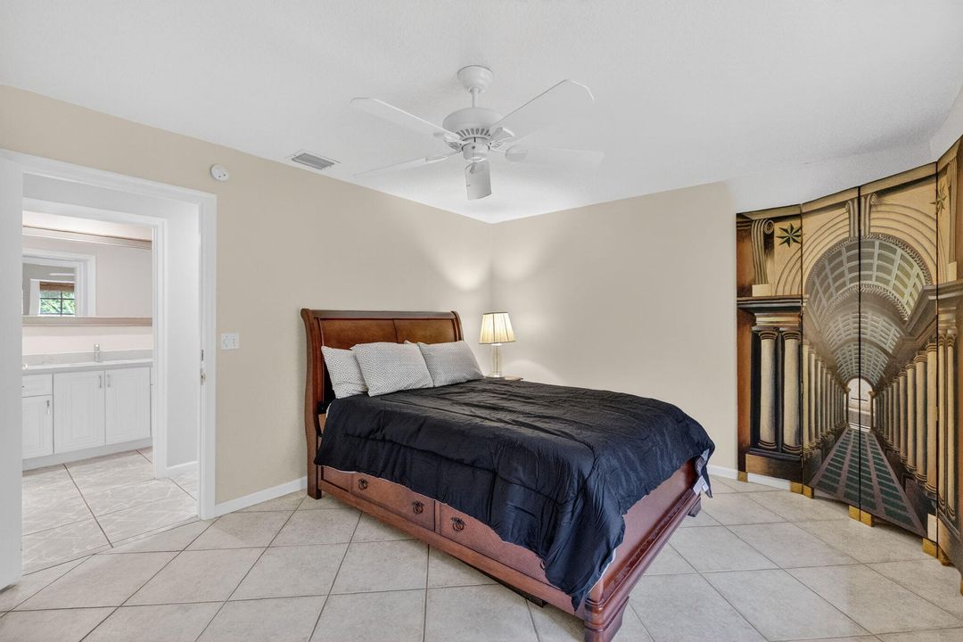 合同活跃: $1,050,000 (4 贝兹, 3 浴室, 3006 平方英尺)