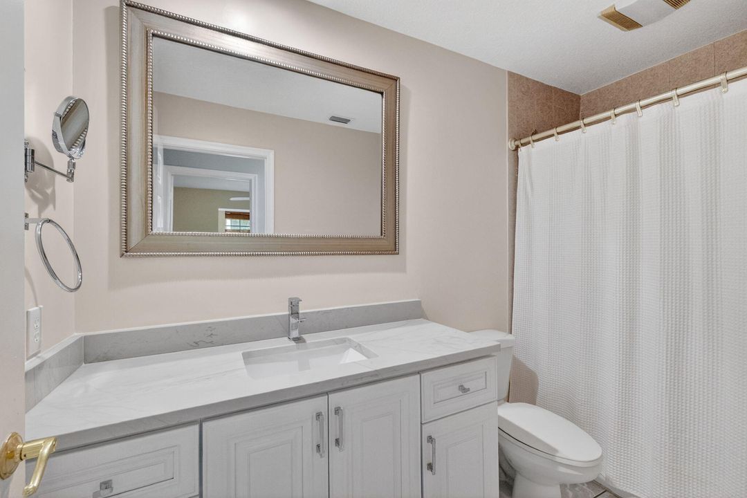 合同活跃: $1,050,000 (4 贝兹, 3 浴室, 3006 平方英尺)