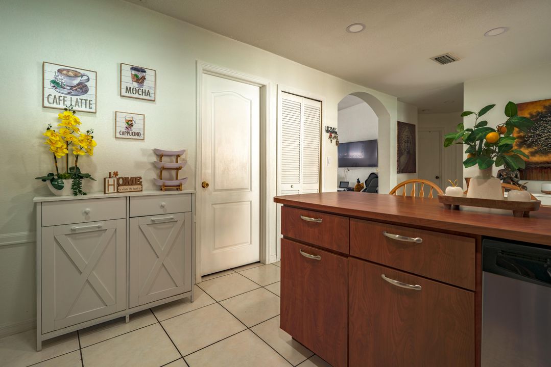 На продажу: $549,000 (4 спален, 2 ванн, 1492 Квадратных фут)