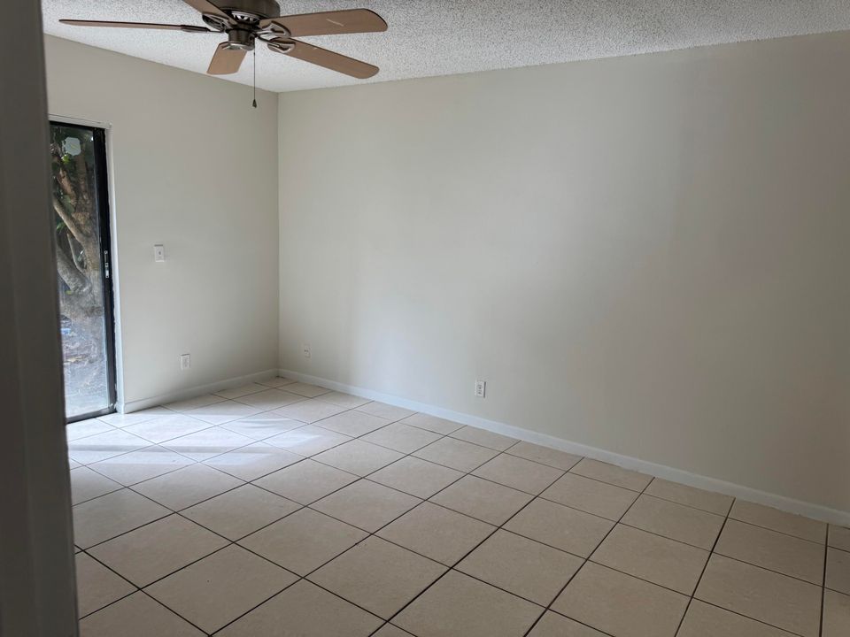 出租: $2,475 (3 贝兹, 2 浴室, 1186 平方英尺)