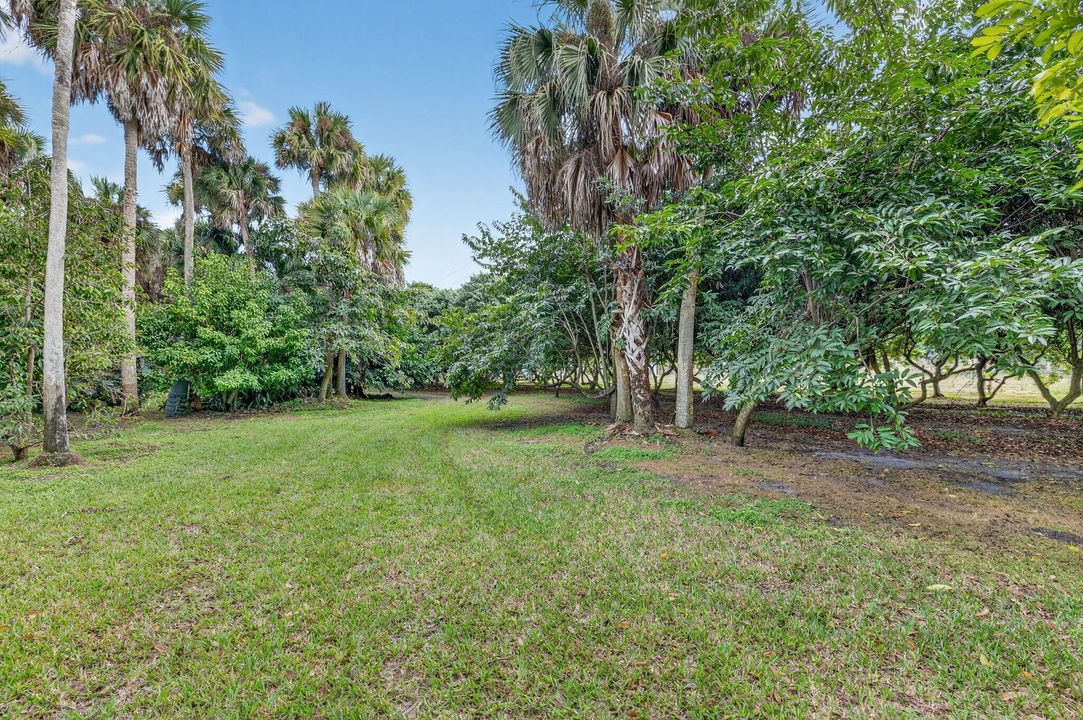 合同活跃: $1,050,000 (4 贝兹, 3 浴室, 3006 平方英尺)