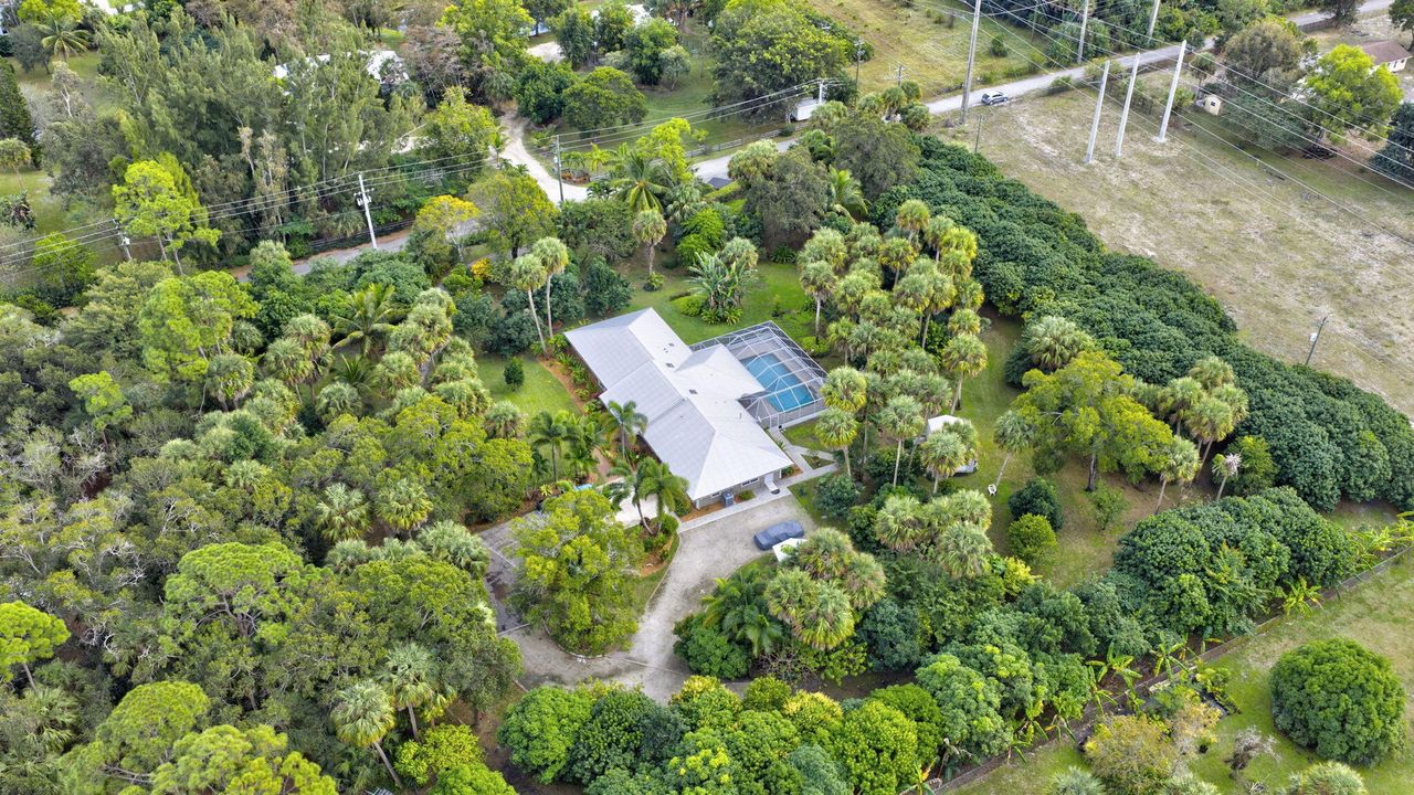 合同活跃: $1,050,000 (4 贝兹, 3 浴室, 3006 平方英尺)