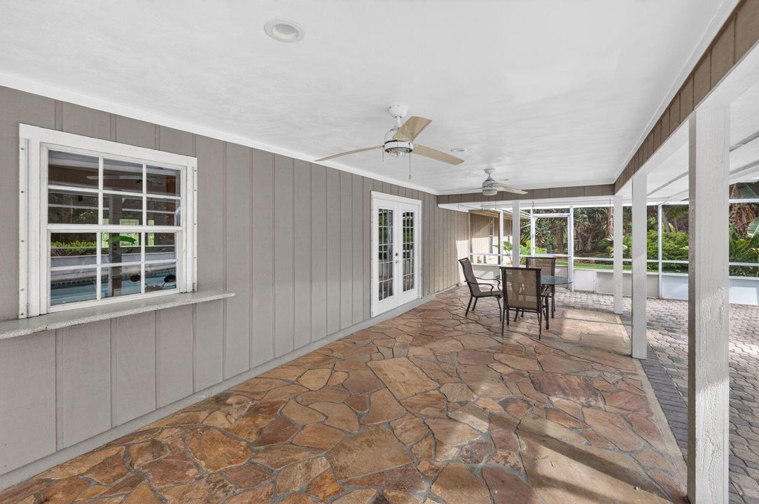 合同活跃: $1,050,000 (4 贝兹, 3 浴室, 3006 平方英尺)