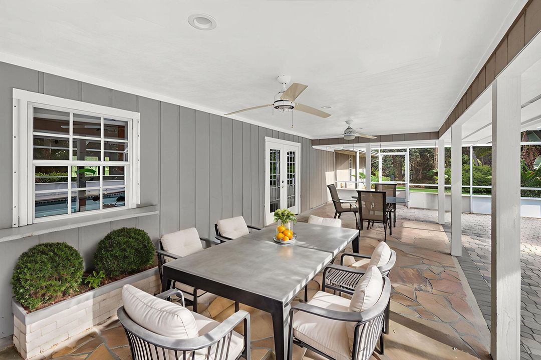 合同活跃: $1,050,000 (4 贝兹, 3 浴室, 3006 平方英尺)