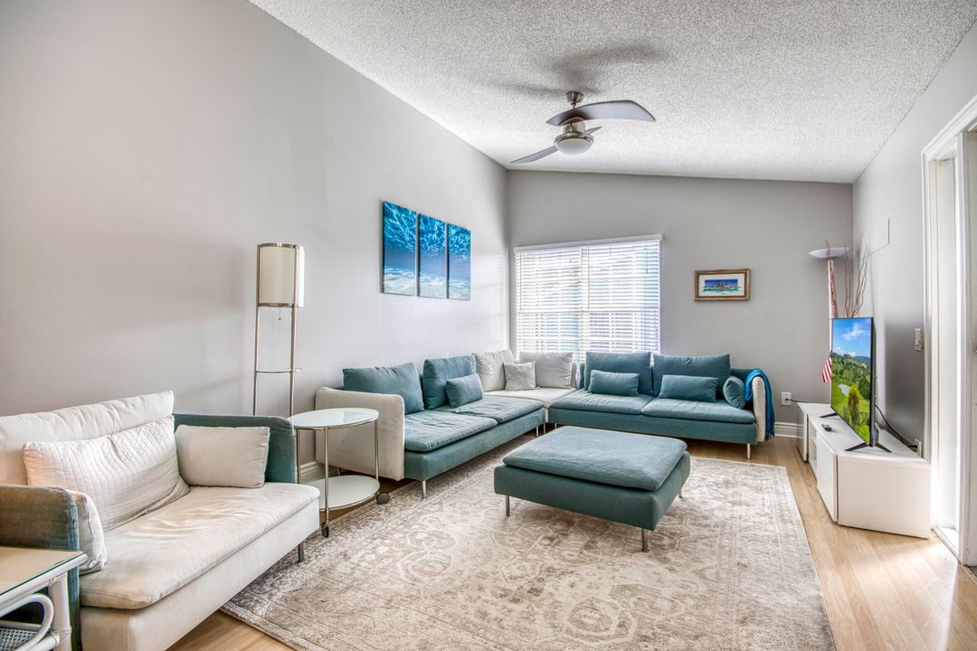 出租: $2,200 (2 贝兹, 2 浴室, 850 平方英尺)