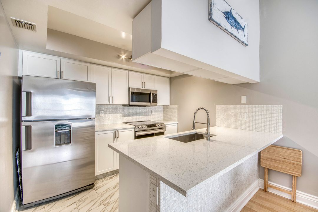 出租: $2,200 (2 贝兹, 2 浴室, 850 平方英尺)