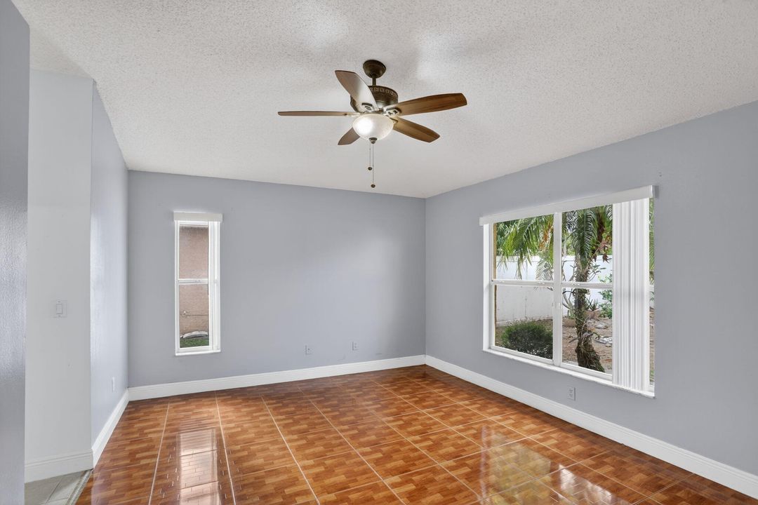 На продажу: $575,000 (4 спален, 2 ванн, 2285 Квадратных фут)