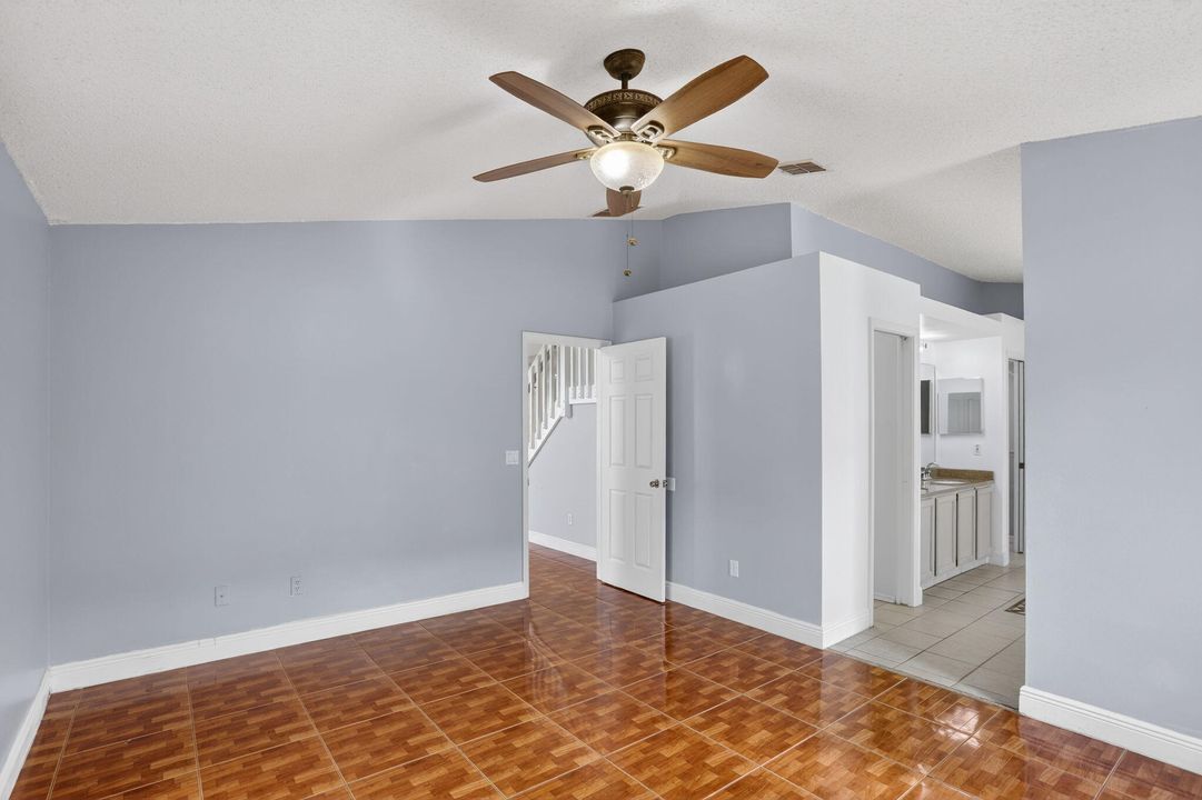 На продажу: $575,000 (4 спален, 2 ванн, 2285 Квадратных фут)