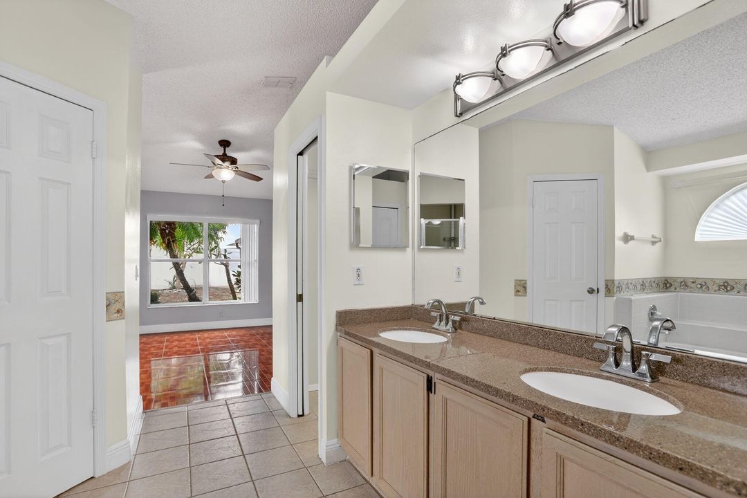 На продажу: $575,000 (4 спален, 2 ванн, 2285 Квадратных фут)