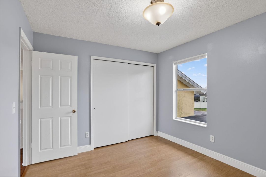 На продажу: $575,000 (4 спален, 2 ванн, 2285 Квадратных фут)