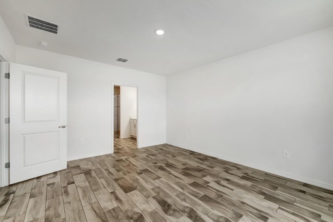 В аренду: $3,800 (5 спален, 3 ванн, 3087 Квадратных фут)