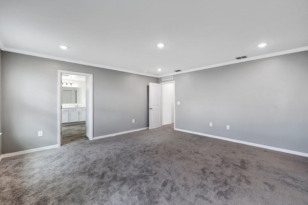 В аренду: $3,800 (5 спален, 3 ванн, 3087 Квадратных фут)