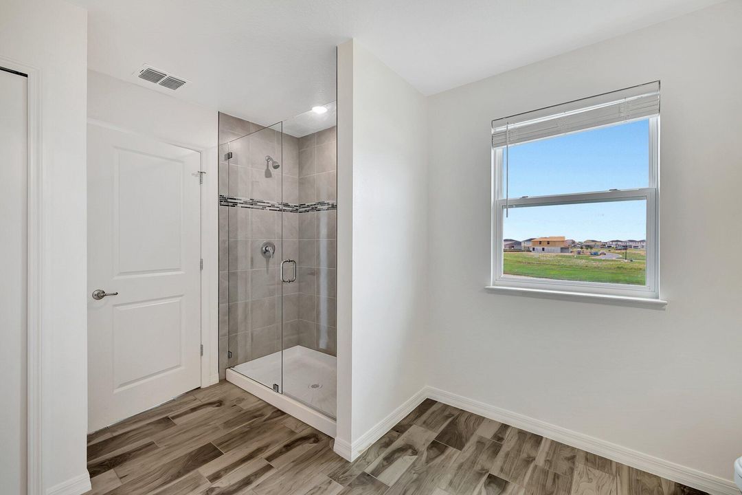 В аренду: $3,800 (5 спален, 3 ванн, 3087 Квадратных фут)