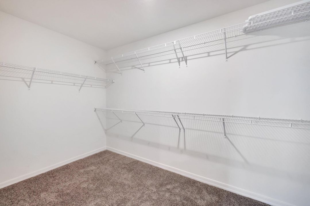 В аренду: $3,800 (5 спален, 3 ванн, 3087 Квадратных фут)