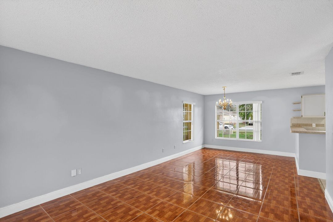 На продажу: $575,000 (4 спален, 2 ванн, 2285 Квадратных фут)