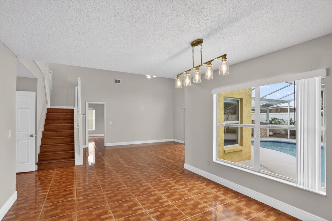 На продажу: $575,000 (4 спален, 2 ванн, 2285 Квадратных фут)