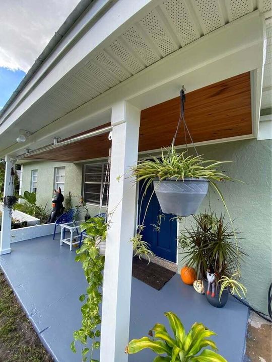 For Sale: $323,000 (4 beds, 1 baths, 1298 Square Feet)