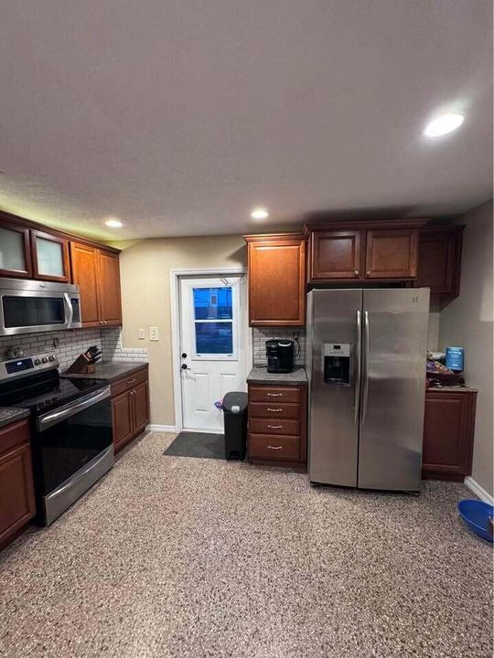 For Sale: $323,000 (4 beds, 1 baths, 1298 Square Feet)