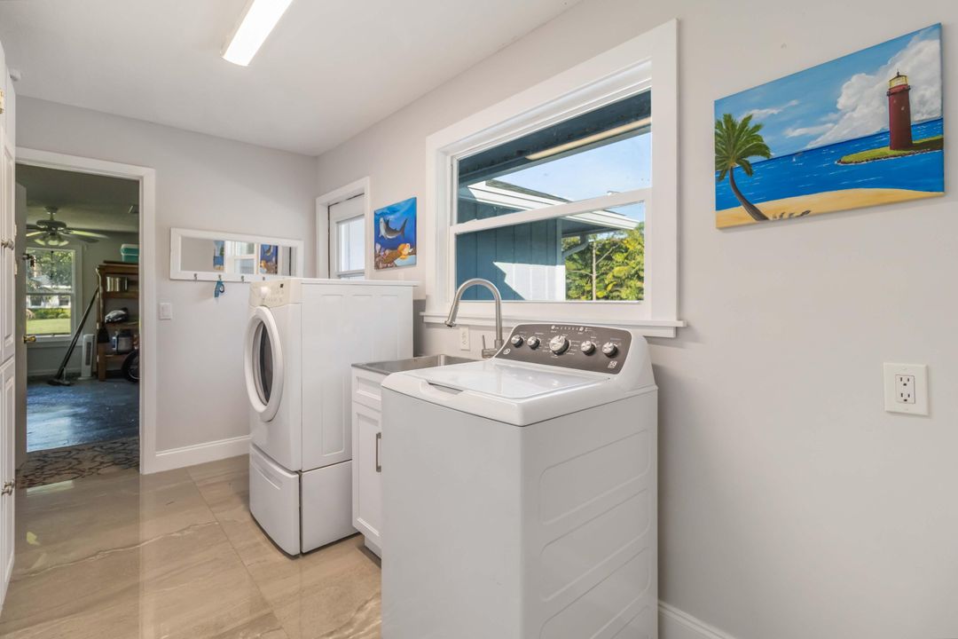 Active With Contract: $1,100,000 (4 beds, 2 baths, 2365 Square Feet)