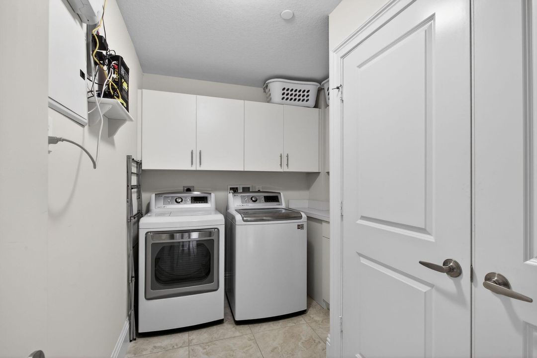 В аренду: $5,800 (3 спален, 3 ванн, 1859 Квадратных фут)