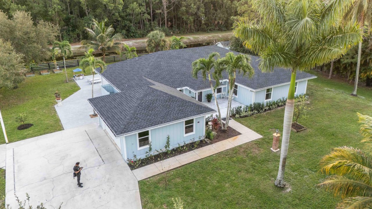 Active With Contract: $1,100,000 (4 beds, 2 baths, 2365 Square Feet)