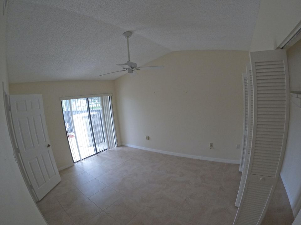 For Sale: $174,900 (2 beds, 2 baths, 1280 Square Feet)