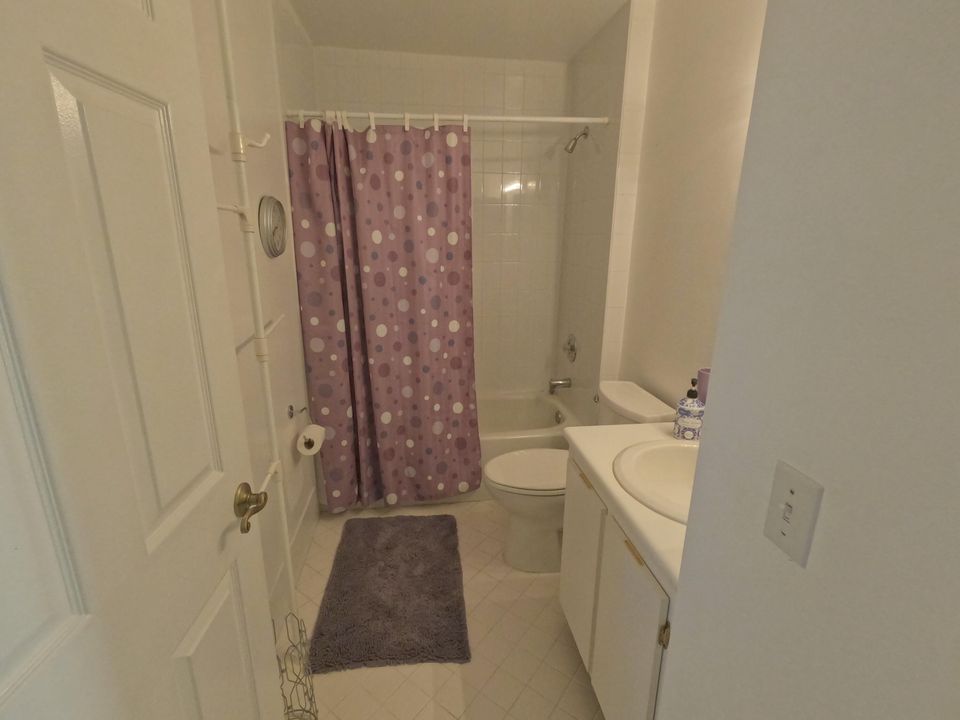 For Sale: $174,900 (2 beds, 2 baths, 1280 Square Feet)
