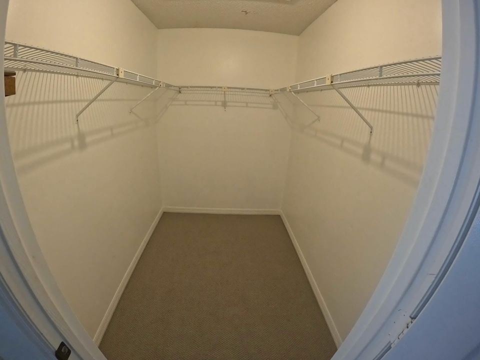 For Sale: $174,900 (2 beds, 2 baths, 1280 Square Feet)