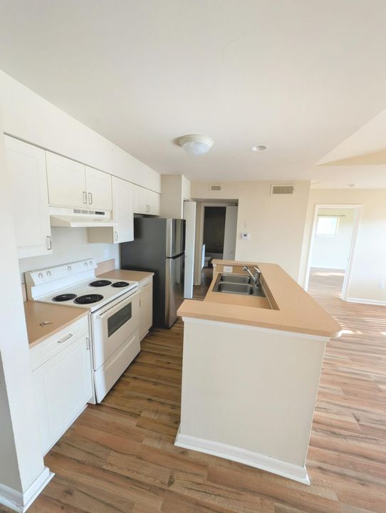 В аренду: $1,650 (1 спален, 1 ванн, 745 Квадратных фут)