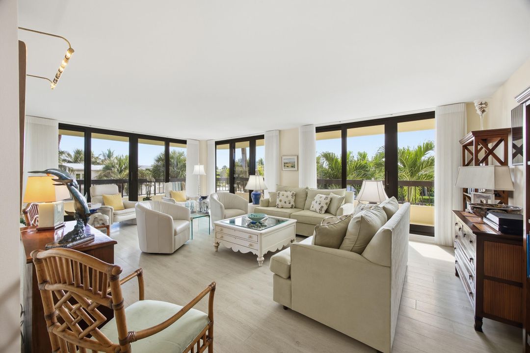 待售: $1,295,000 (3 贝兹, 2 浴室, 2275 平方英尺)