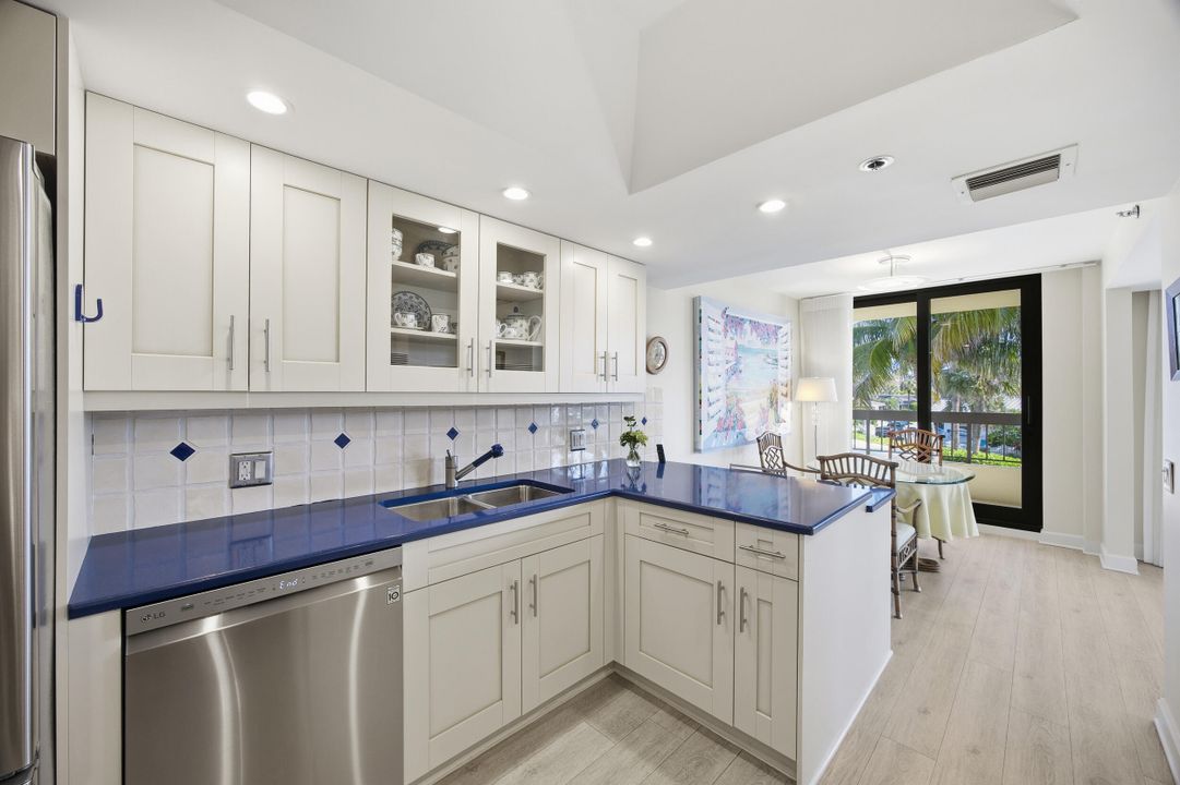 待售: $1,295,000 (3 贝兹, 2 浴室, 2275 平方英尺)