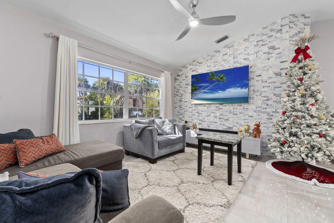 En Venta: $599,999 (3 camas, 2 baños, 1656 Pies cuadrados)