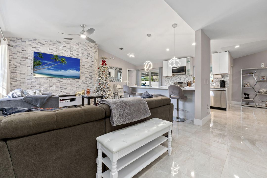 En Venta: $599,999 (3 camas, 2 baños, 1656 Pies cuadrados)