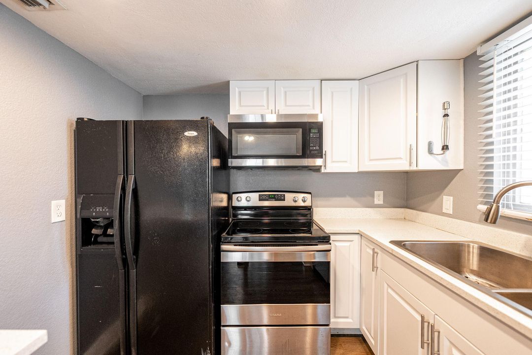 For Sale: $169,900 (2 beds, 2 baths, 874 Square Feet)