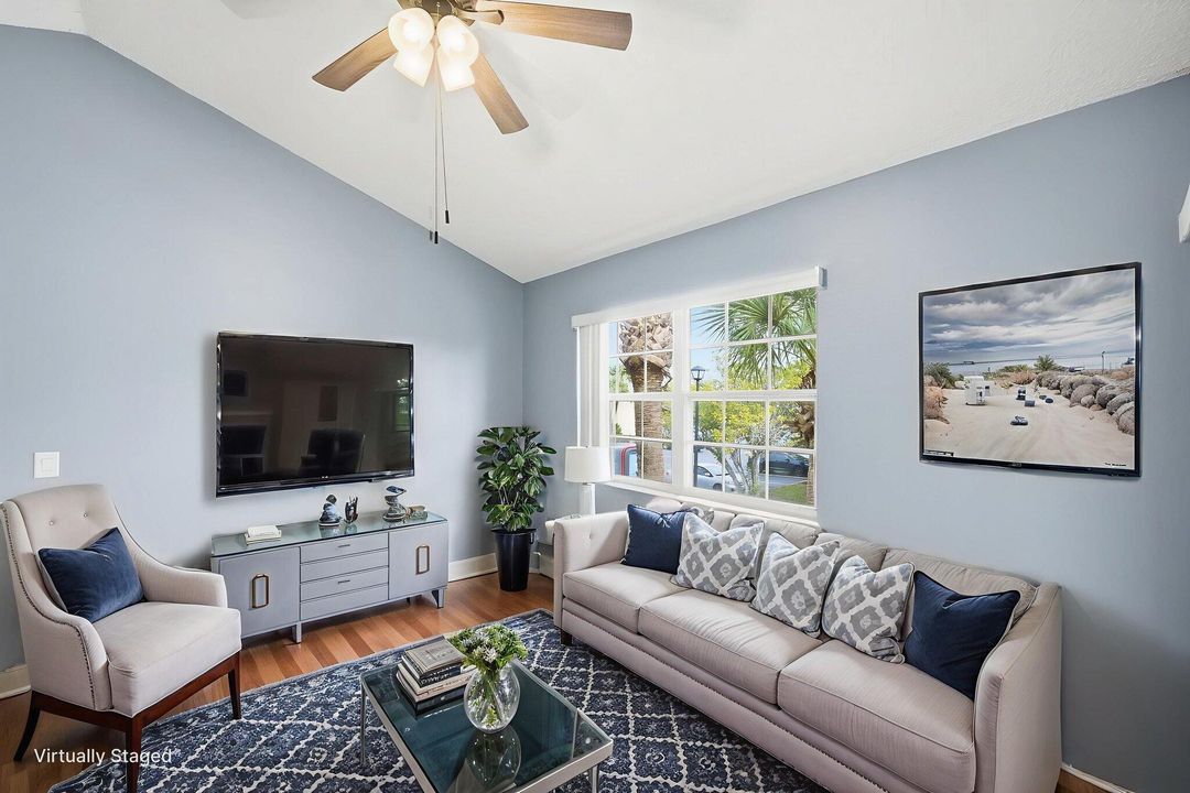 For Sale: $169,900 (2 beds, 2 baths, 874 Square Feet)