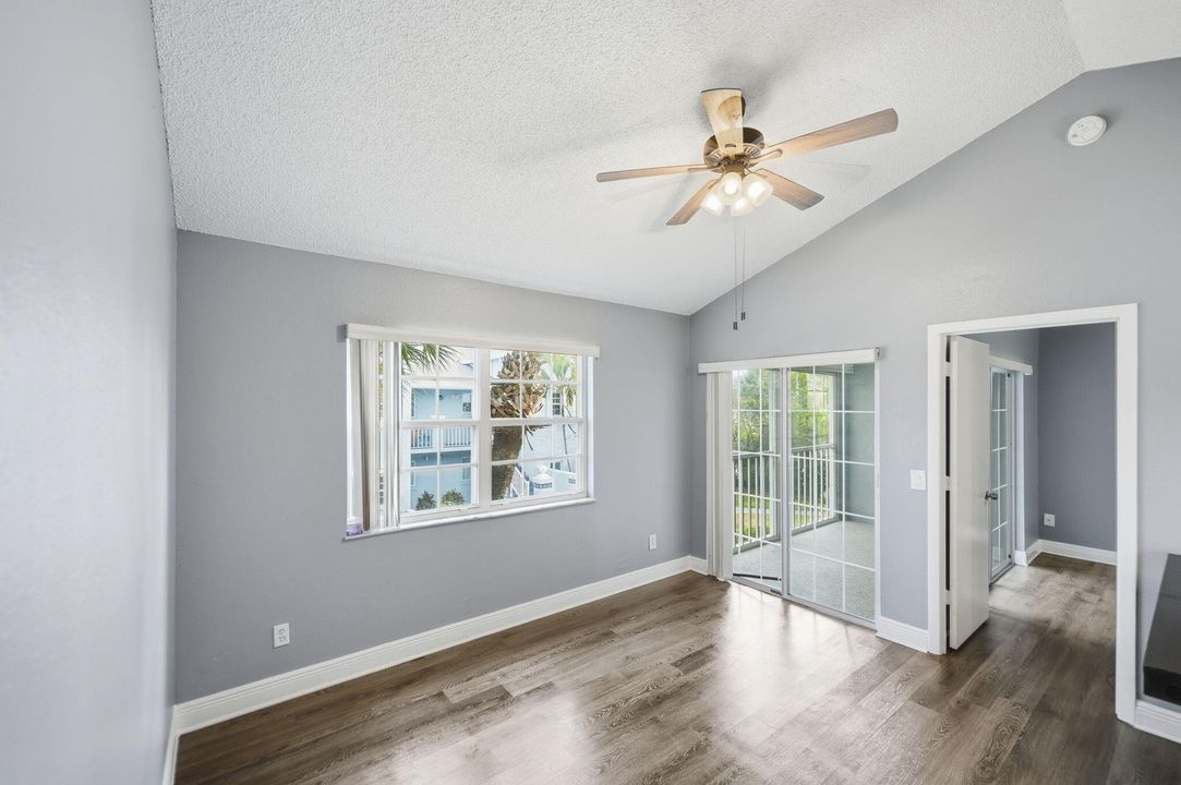 For Sale: $169,900 (2 beds, 2 baths, 874 Square Feet)