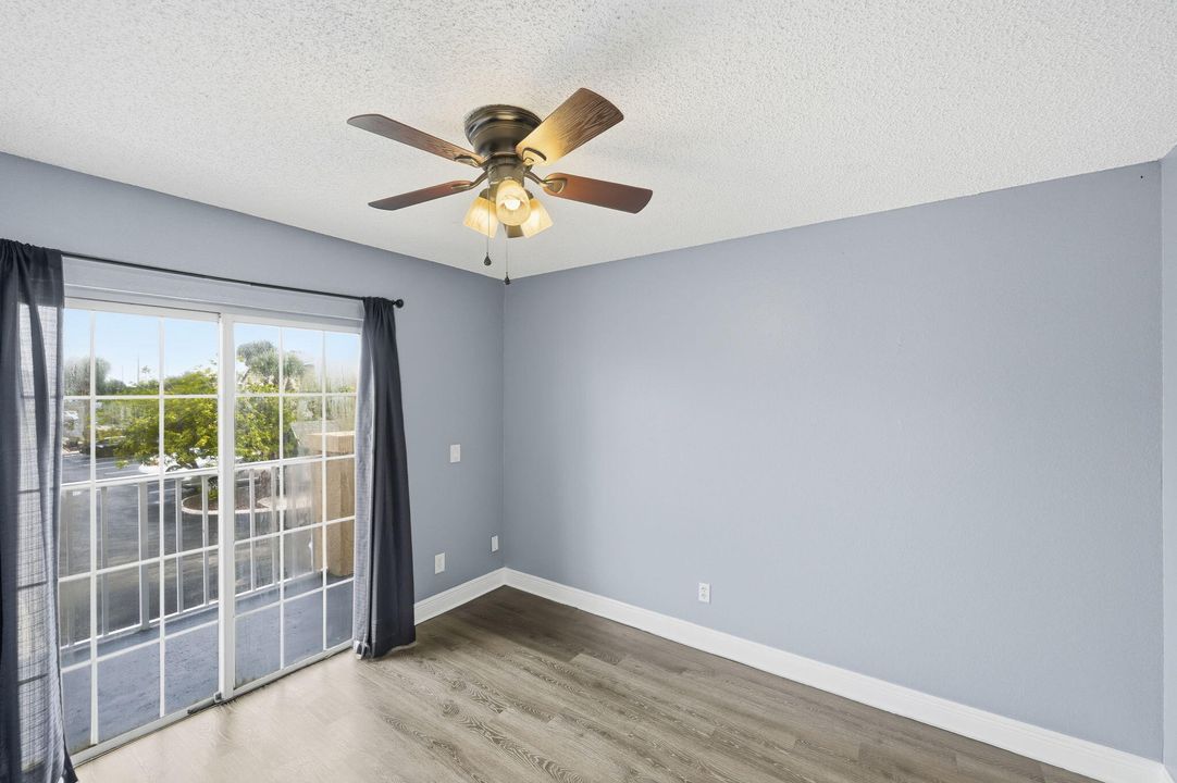 For Sale: $169,900 (2 beds, 2 baths, 874 Square Feet)