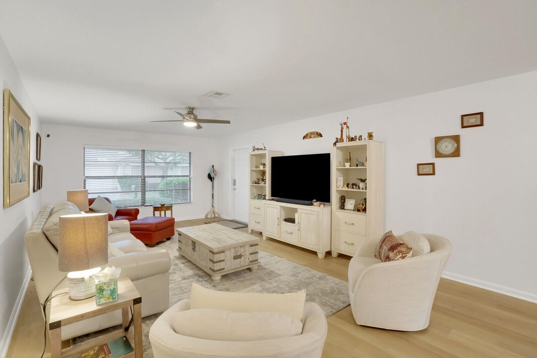 В аренду: $2,650 (2 спален, 2 ванн, 1404 Квадратных фут)