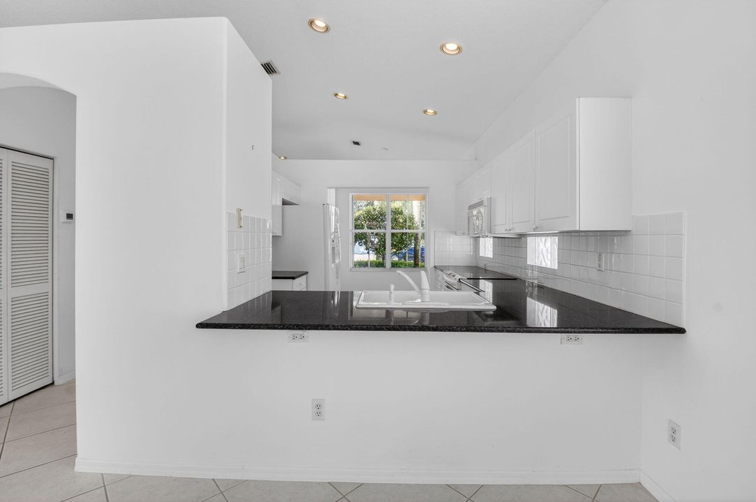 En Venta: $339,900 (3 camas, 2 baños, 1627 Pies cuadrados)