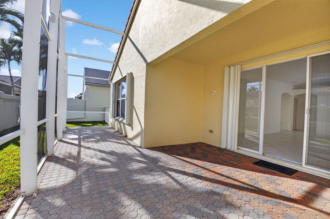 En Venta: $339,900 (3 camas, 2 baños, 1627 Pies cuadrados)