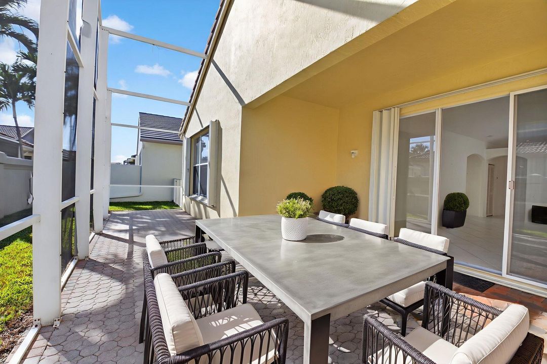 En Venta: $339,900 (3 camas, 2 baños, 1627 Pies cuadrados)