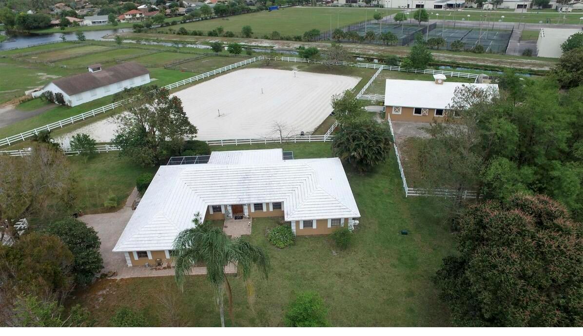 出租: $1,400 (0 贝兹, 0 浴室, 2672 平方英尺)