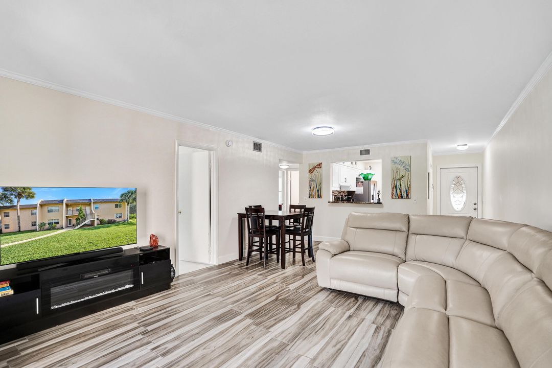 En Venta: $175,000 (2 camas, 2 baños, 1096 Pies cuadrados)