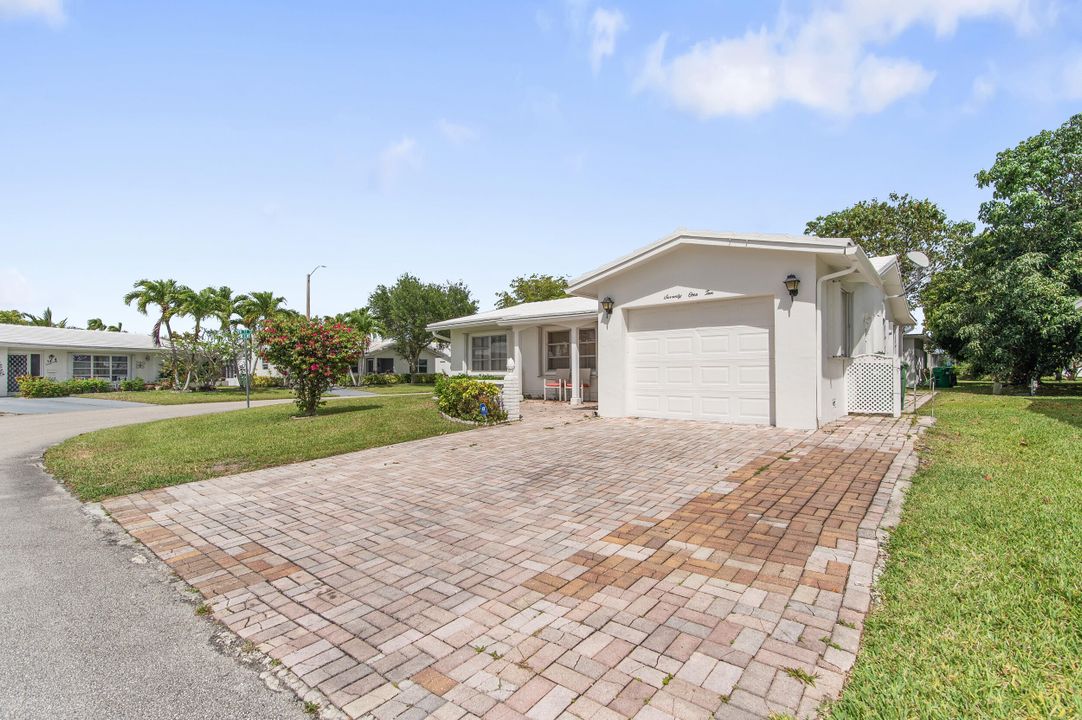 For Sale: $379,000 (2 beds, 2 baths, 1443 Square Feet)